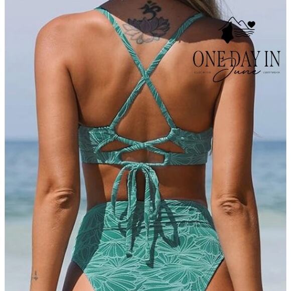Cupshe Scallop Textured High Waist Bikini Swimsuit Size L - Picture 2 of 7